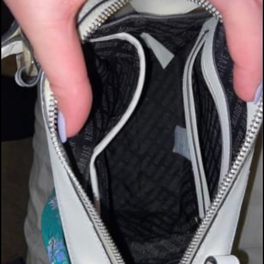 Purses - Picture 5 of 5